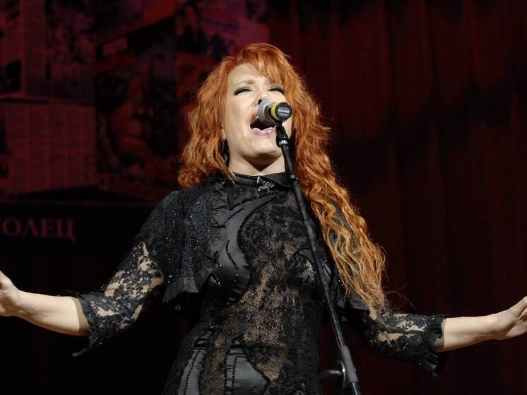 У певицы Азизы появился новый член семьи