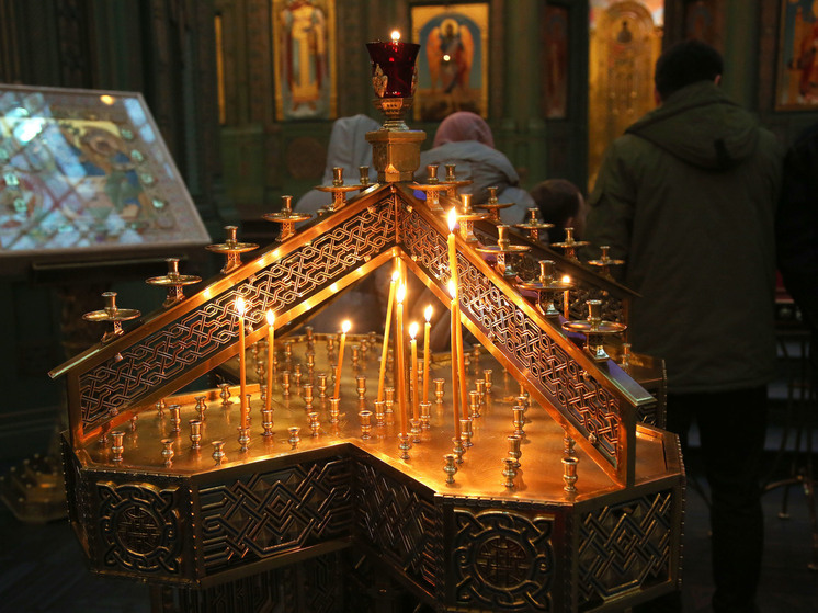 Россиянам объяснили, что 29 ноября в Матвеев день нельзя смотреться в зеркало