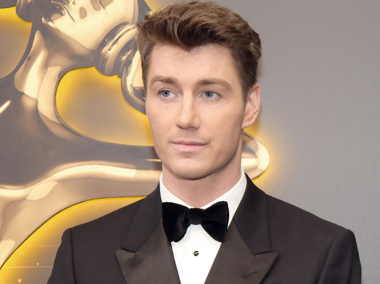 Певец Алексей Воробьев предложил женщинам быть послабее