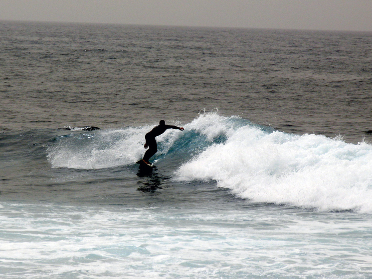Потерянная полтора года назад в Австралии доска для серфинга найдена в Новой Зеландии
