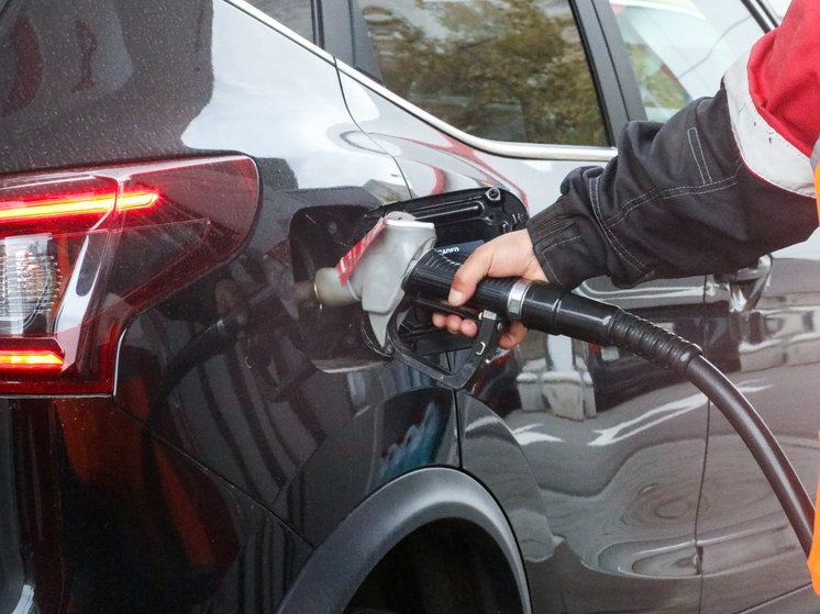 Эксперт Лацких: в Новосибирской области сейчас идет «торговля топлива с колес»