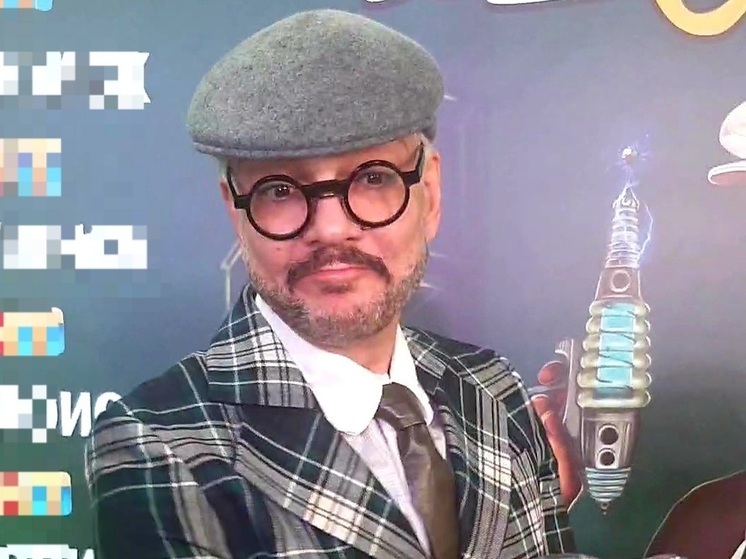 Пластический хирург Святослав Стрелин поделился своими версиями диагноза Филиппа Киркорова