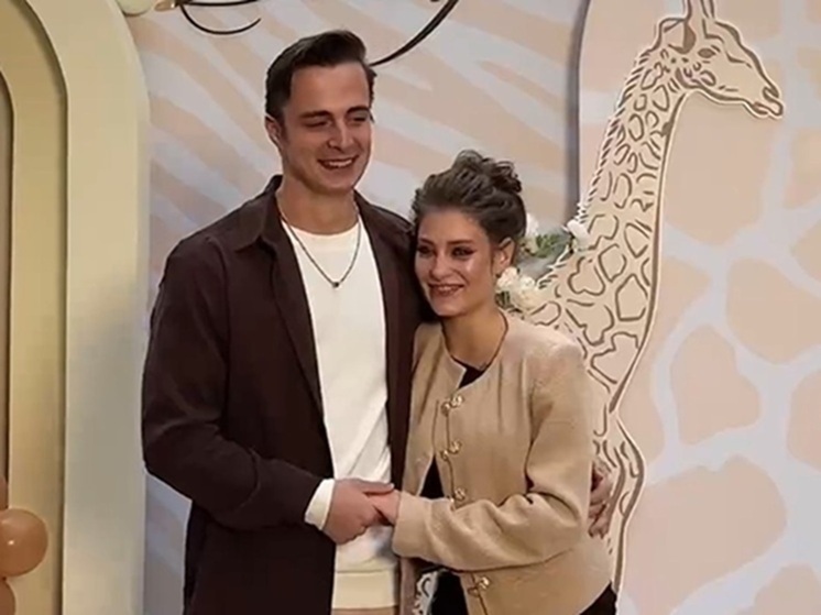 Фигуристка Косторная родила сына