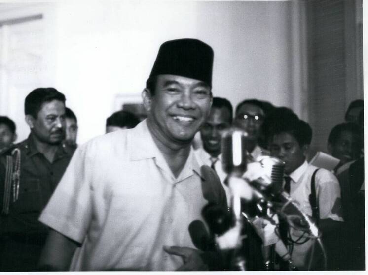 Индонезия присвоила покойному авторитарному лидеру Сухарто звание национального героя