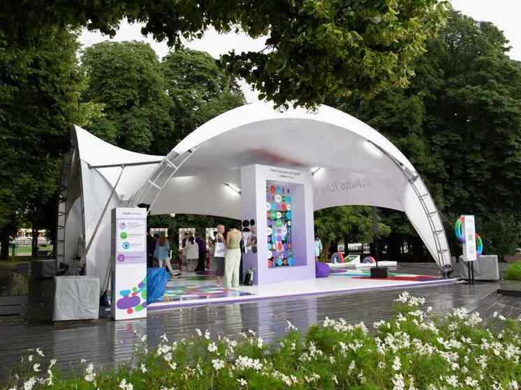 Городской оазис: в Парке Горького открылось пространство отдыха от Авито Услуг