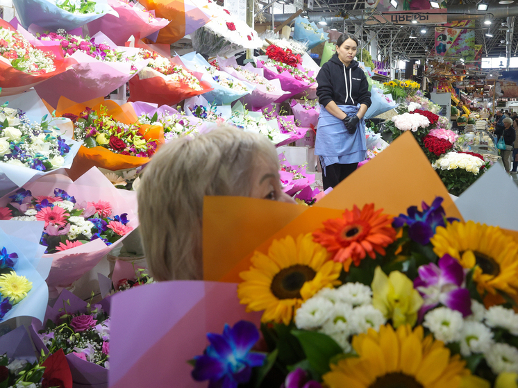 Россиянам рассказали, на что обращать внимание при покупке букета на 1 Сентября