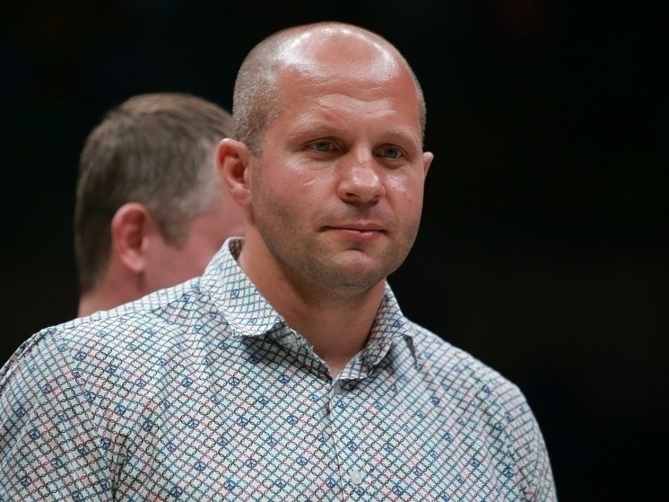 Комментатор Роган рассказал, почему Емельяненко не выступил в UFC