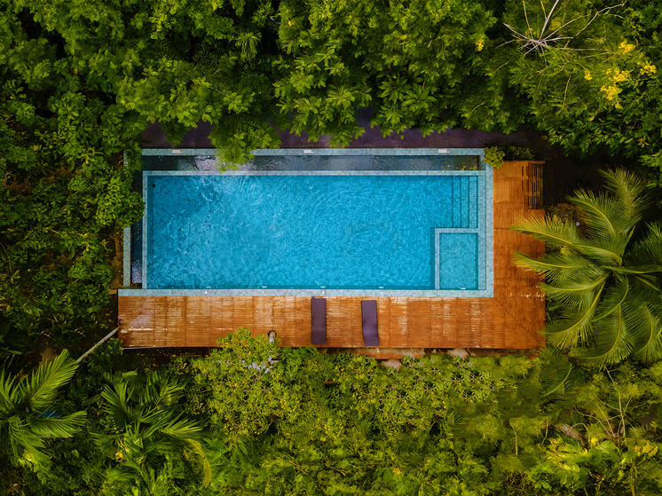 Прокуратура потребовала устранить нарушения в скандале с Гузеевой об участках на Бали