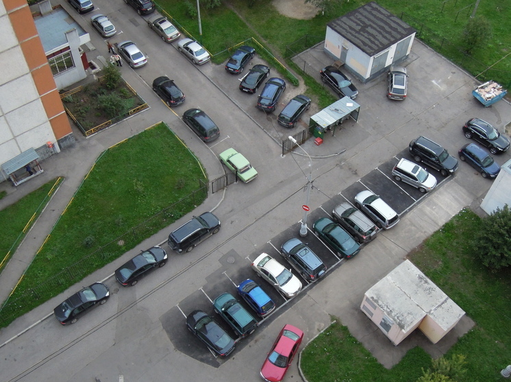 Время продажи спиртного возле домов в Подмосковье ограничили