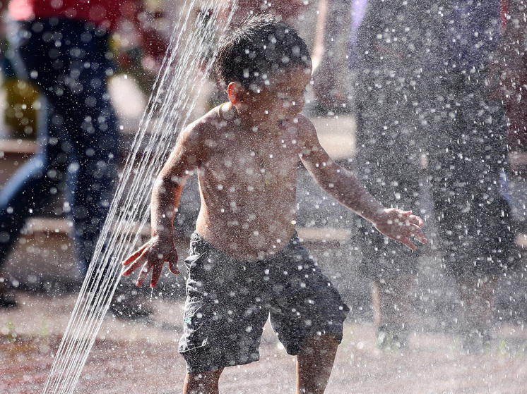 Родители возмущены откровенными фото детей в рекламе нижнего белья