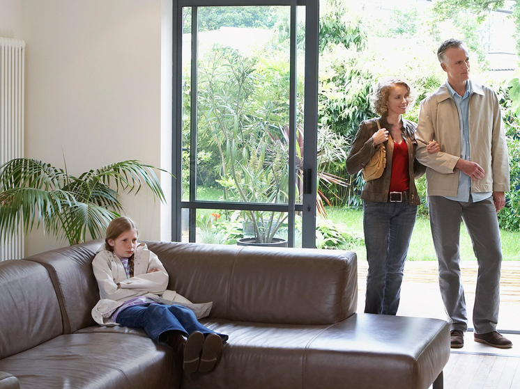 Уйти из родительского дома молодежи мешает жилищный вопрос и безденежье