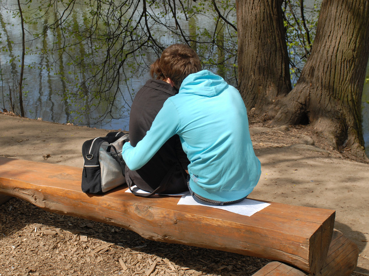 Опрос НАФИ показал, что поколение Z меньше всего интересуется сексом