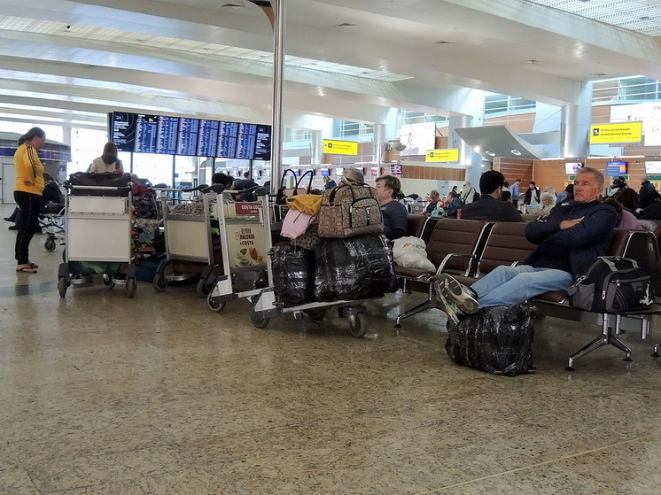 Shot: более 300 пассажиров устроили бунт в аэропорту Самары