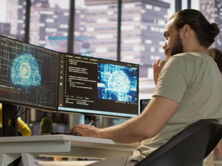 Студенты Стаффордшира обвиняют преподавателя в использовании нейросети для курса программирования