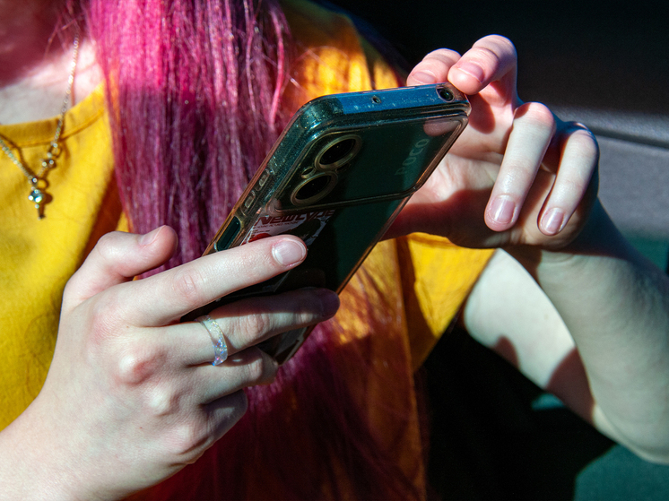 Новое исследование опровергает прямую связь между соцсетями и несчастьем