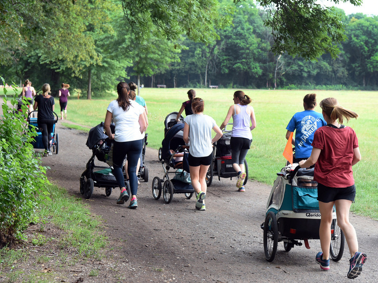 Против уроков «ухода за ребенком» взбунтовались старшие братья и сестры