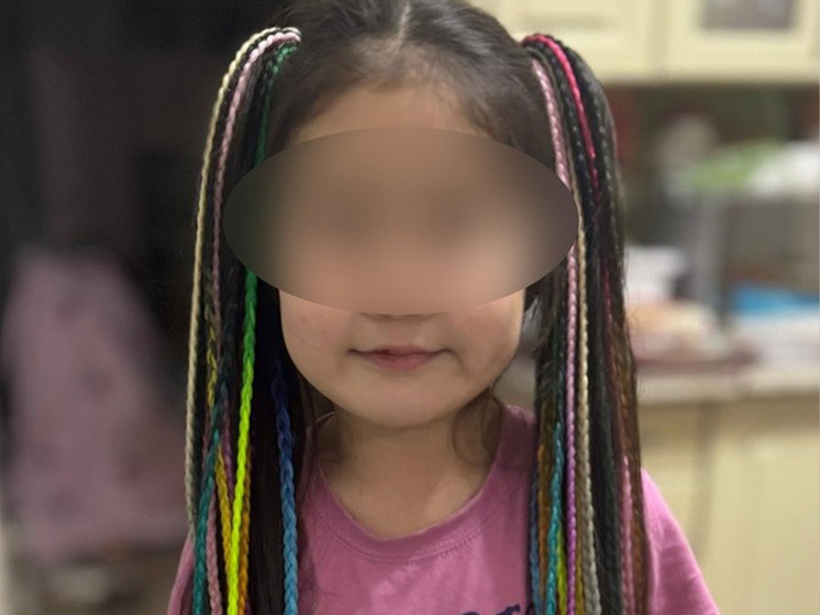 Семья две недели ждет судмедэксперта, чтобы похоронить ребенка в якутском селе