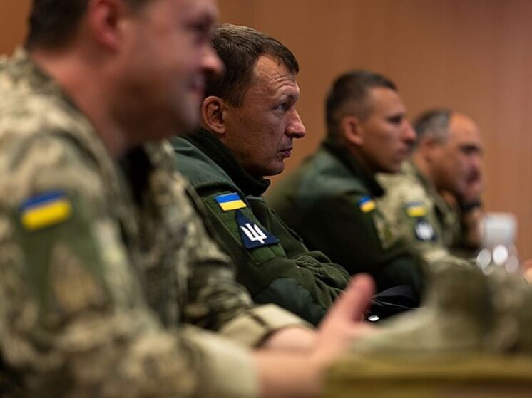 В Киеве представители ТЦК хватают людей на улицах вместе с собаками