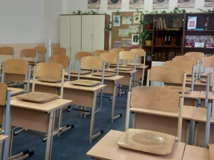 Школу в Заводском районе Саратова закрыли на ремонт перед началом учебного года