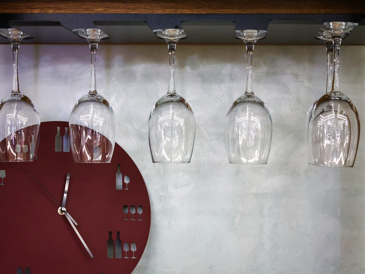 Жительница Великобритании надругалась над мужчиной во время юбилея в ресторане